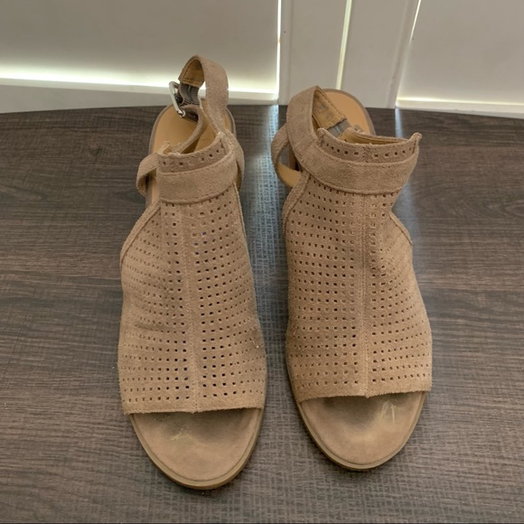 Franco Sarto Harlet 2 perforated leather sandal size 7.5 - Picture 10 of 14